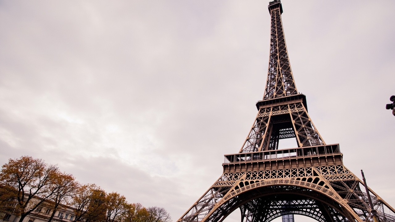 A Picture of the Eiffel Tower